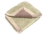 Cosy sherpa throw