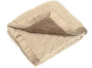 Cosy sherpa throw