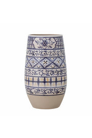 Nadya Vase
