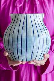 Esra Vase